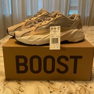 New Authentic Yeezy Boost 700 V2 Cream Colorway